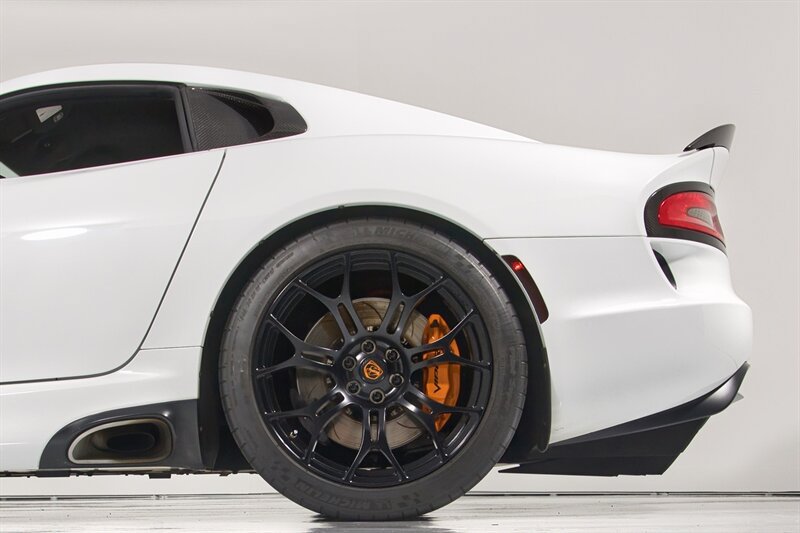 Used 2014 SRT Viper SRT-10 RWD image 7