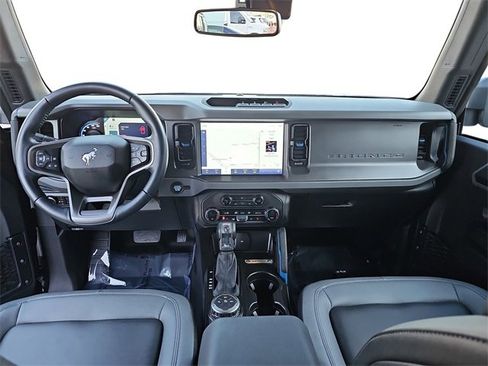 Certified 2024 Ford Bronco Black Diamond image 9