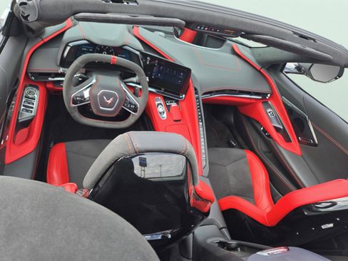Used 2024 Chevrolet Corvette Stingray Premium Conv RWD image 15