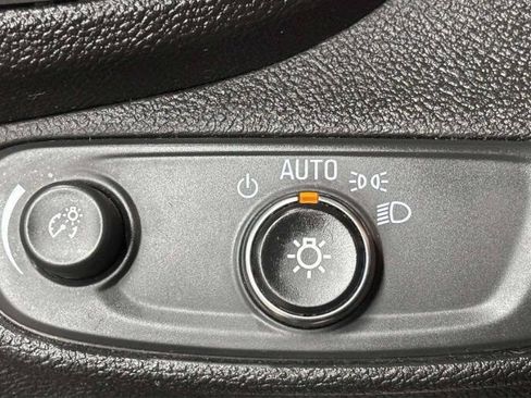 Used 2018 Chevrolet Trax LS FWD image 26
