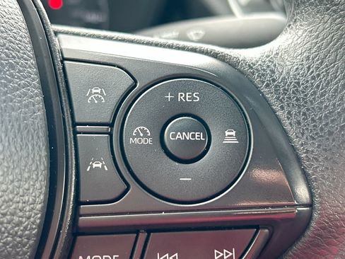 Used 2025 Toyota Corolla LE FWD image 17