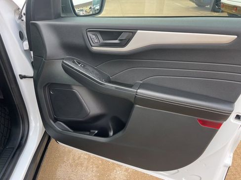 Used 2022 Ford Escape SE w/ Cold Weather Package image 55