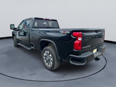 Used 2022 Chevrolet Silverado 2500 Custom image 3