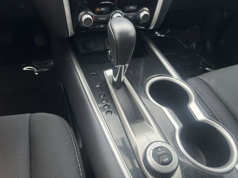 Used 2019 Nissan Pathfinder SV AWD/4WD image 26