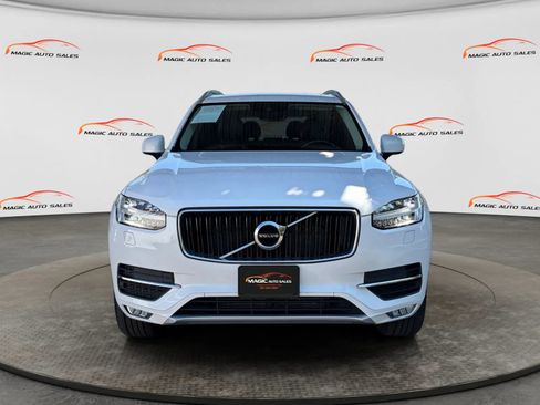Used 2018 Volvo XC90 T6 Momentum w/ Momentum Plus Package AWD/4WD image 3