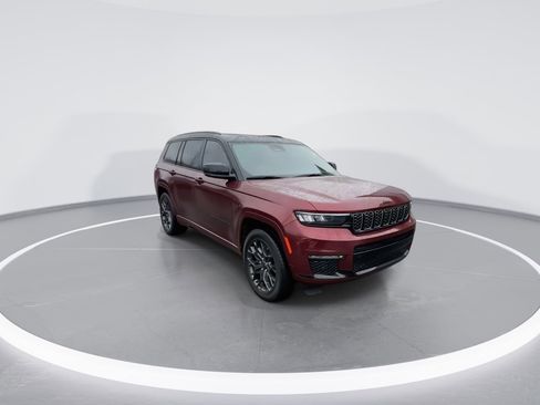 Used 2024 Jeep Grand Cherokee L Summit image 2