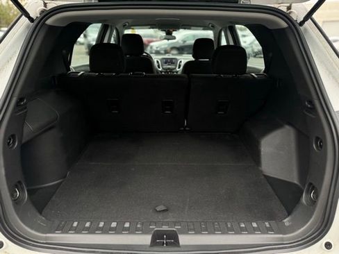 Used 2023 Chevrolet Equinox LS image 9