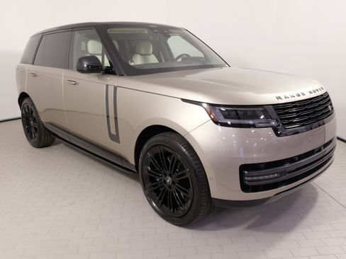 Used 2025 Land Rover Range Rover Long Wheelbase SE image 7