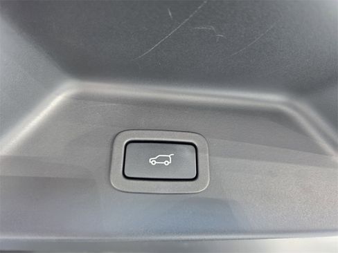 Used 2020 Land Rover Range Rover HSE image 18