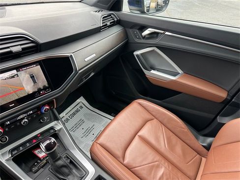 Used 2024 Audi Q3 2.0T Premium Plus image 29