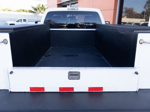 Used 2015 Ford F250 XL w/ Power Equipment Group image 17