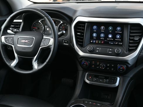 Used 2023 GMC Acadia SLT w/ Preferred Package image 14