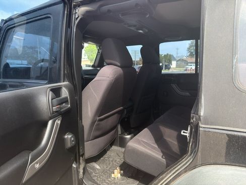 Used 2014 Jeep Wrangler Unlimited Sport w/ Connectivity Group AWD/4WD image 9