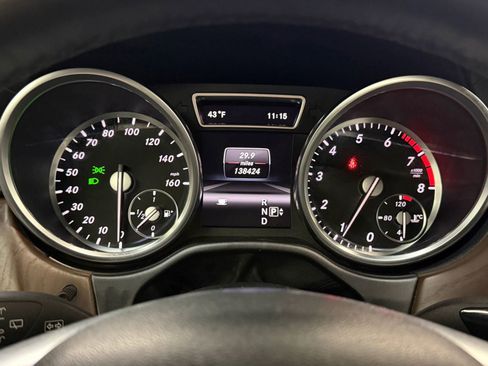 Used 2013 Mercedes-Benz GL 450 GL 450 4MATIC Sport Utility 4D w/ Premium 2 Pkg image 35