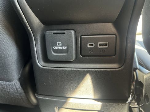 Used 2023 GMC Acadia SLE w/ Driver Convenience Package image 16