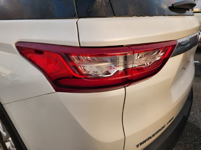 Used 2020 Chevrolet Traverse LT w/ LPO, Floor Liner Package AWD/4WD image 7