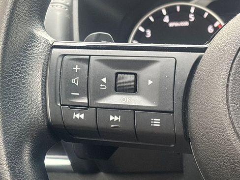 Used 2023 Nissan Rogue SV image 20