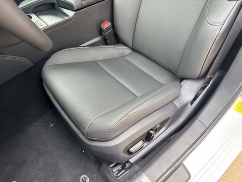 New 2025 Lexus ES 350 w/ Premium Package image 20