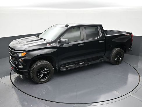 Used 2024 Chevrolet Silverado 1500 Custom Trail Boss AWD/4WD image 12