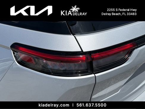 Used 2025 Jeep Grand Cherokee Laredo X w/ Luxury Tech Group I RWD image 7
