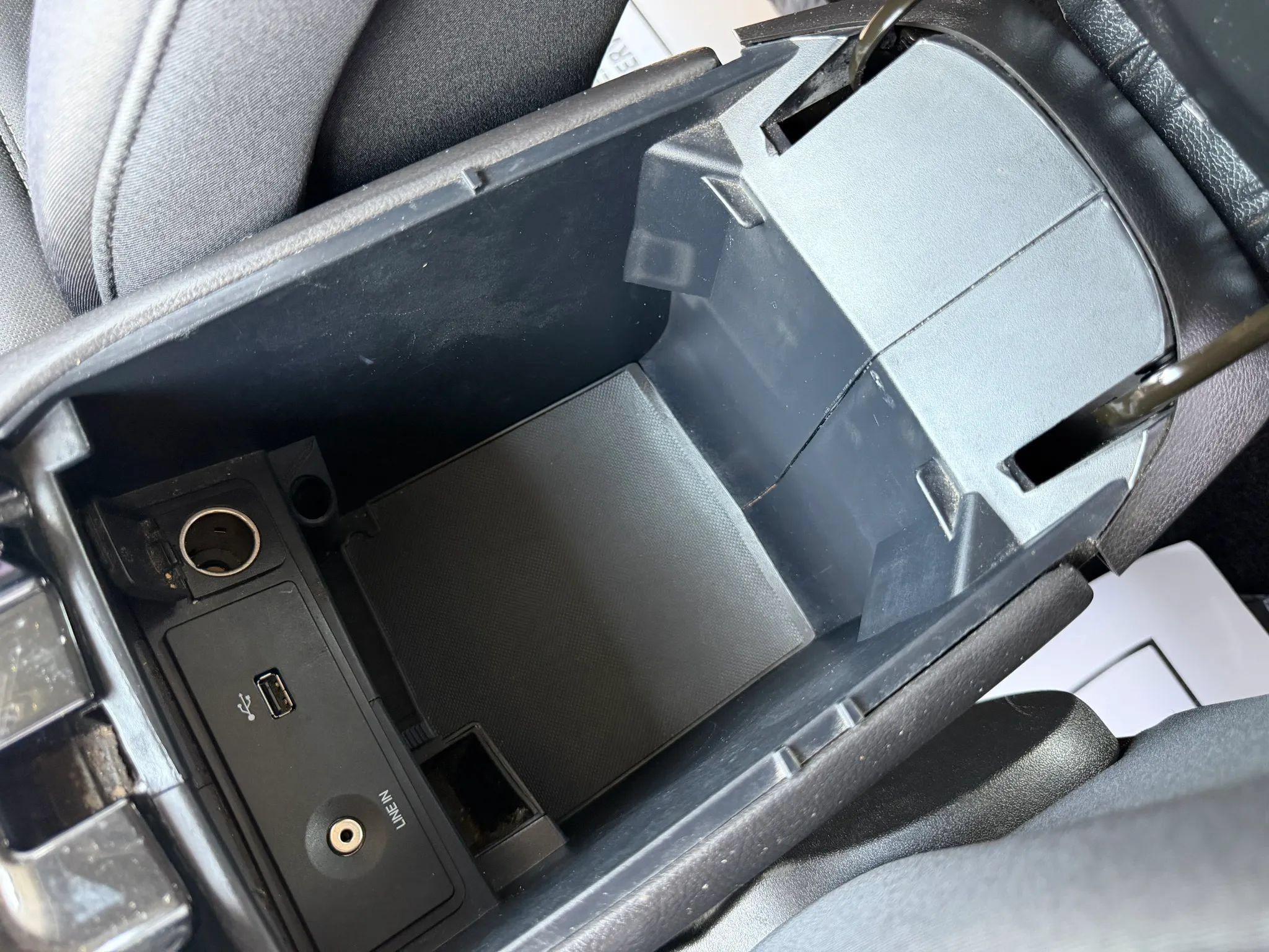 Used 2014 Ford Fusion SE FWD image 33