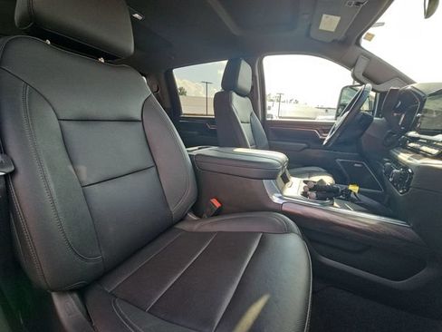 Used 2024 Chevrolet Silverado 2500 LTZ w/ LTZ Plus Package AWD/4WD image 30