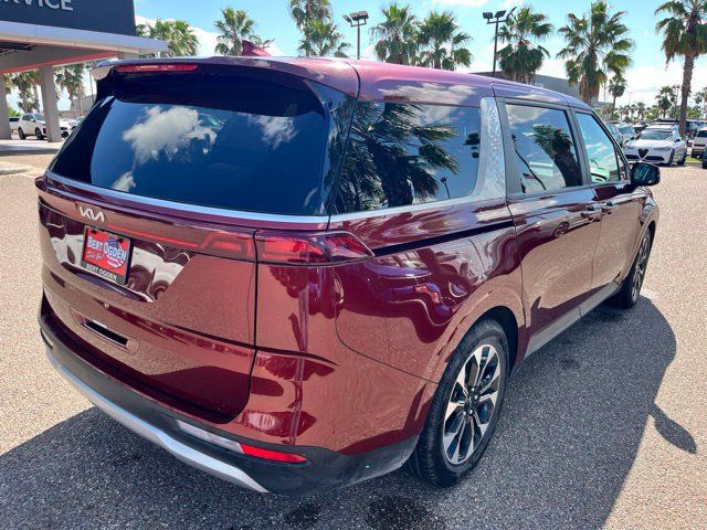 Used 2024 Kia Carnival EX FWD image 6