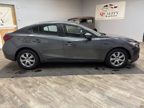 Used 2016 MAZDA MAZDA3 i Sport FWD image 9