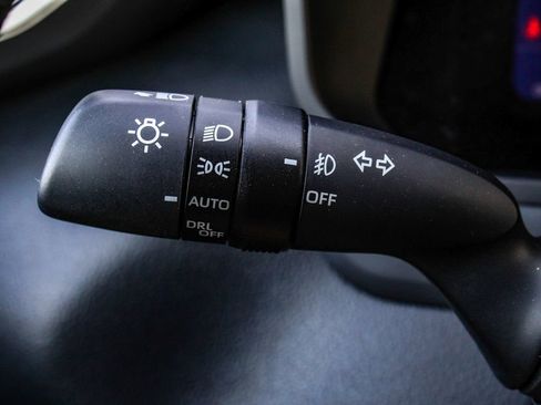 Used 2025 Toyota Tundra Limited AWD/4WD image 24