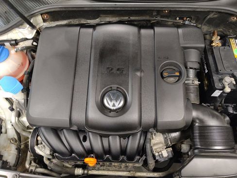 Used 2013 Volkswagen Passat 2.5 SE image 30