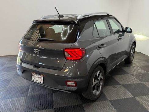 Certified 2023 Hyundai Venue Limited w/ Cargo Package FWD image 11