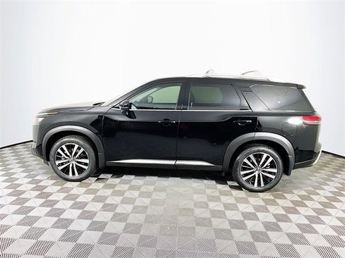 New 2025 Nissan Pathfinder Platinum image 4