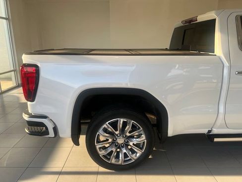 Used 2025 GMC Sierra 1500 Denali w/ Denali Reserve Package AWD/4WD image 10
