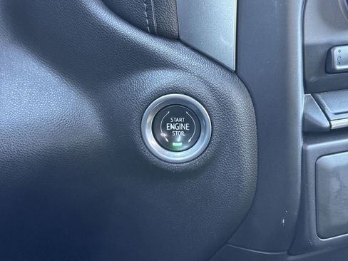 Certified 2021 Chevrolet Silverado 1500 LT AWD/4WD image 19