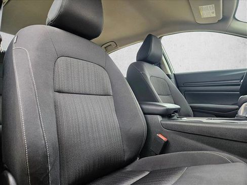 Used 2025 Nissan Altima 2.5 SV image 22