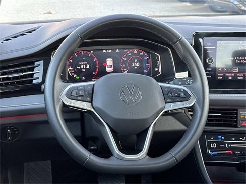 Used 2025 Volkswagen Jetta SEL image 7