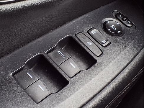 Certified 2025 Honda HR-V LX image 25