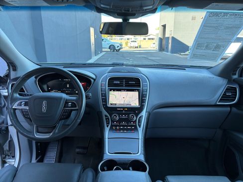 Used 2019 Lincoln Nautilus Reserve image 20