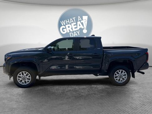 Certified 2024 Toyota Tacoma SR5 AWD/4WD image 7