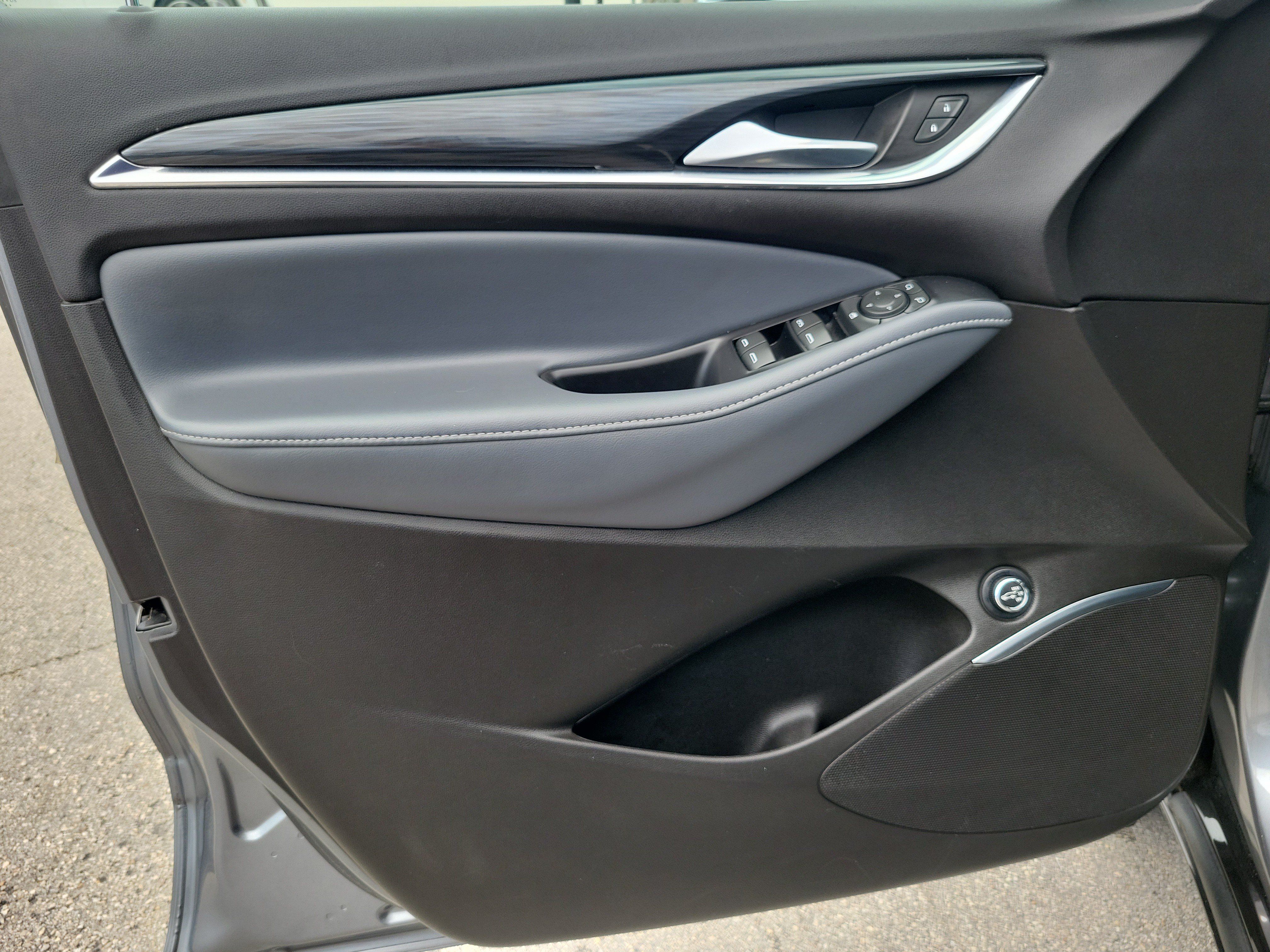 Used 2021 Buick Enclave Essence FWD image 24
