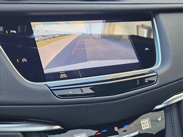 Used 2025 Cadillac XT6 Luxury FWD image 11