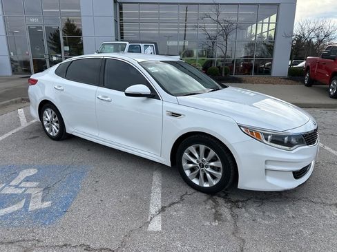 Used 2017 Kia Optima EX image 39