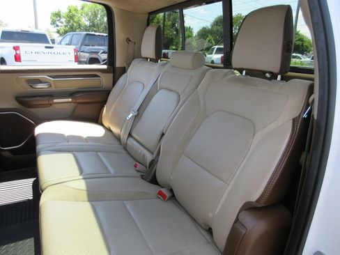 Used 2019 RAM 1500 Laramie AWD/4WD image 25