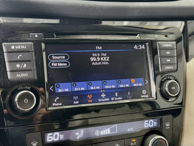 Used 2022 Nissan Rogue Sport SV FWD image 14