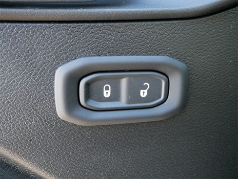 Used 2022 Jeep Wrangler Willys image 13