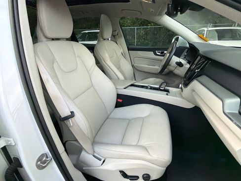 Certified 2023 Volvo XC60 B5 Core w/ Climate Package FWD image 19