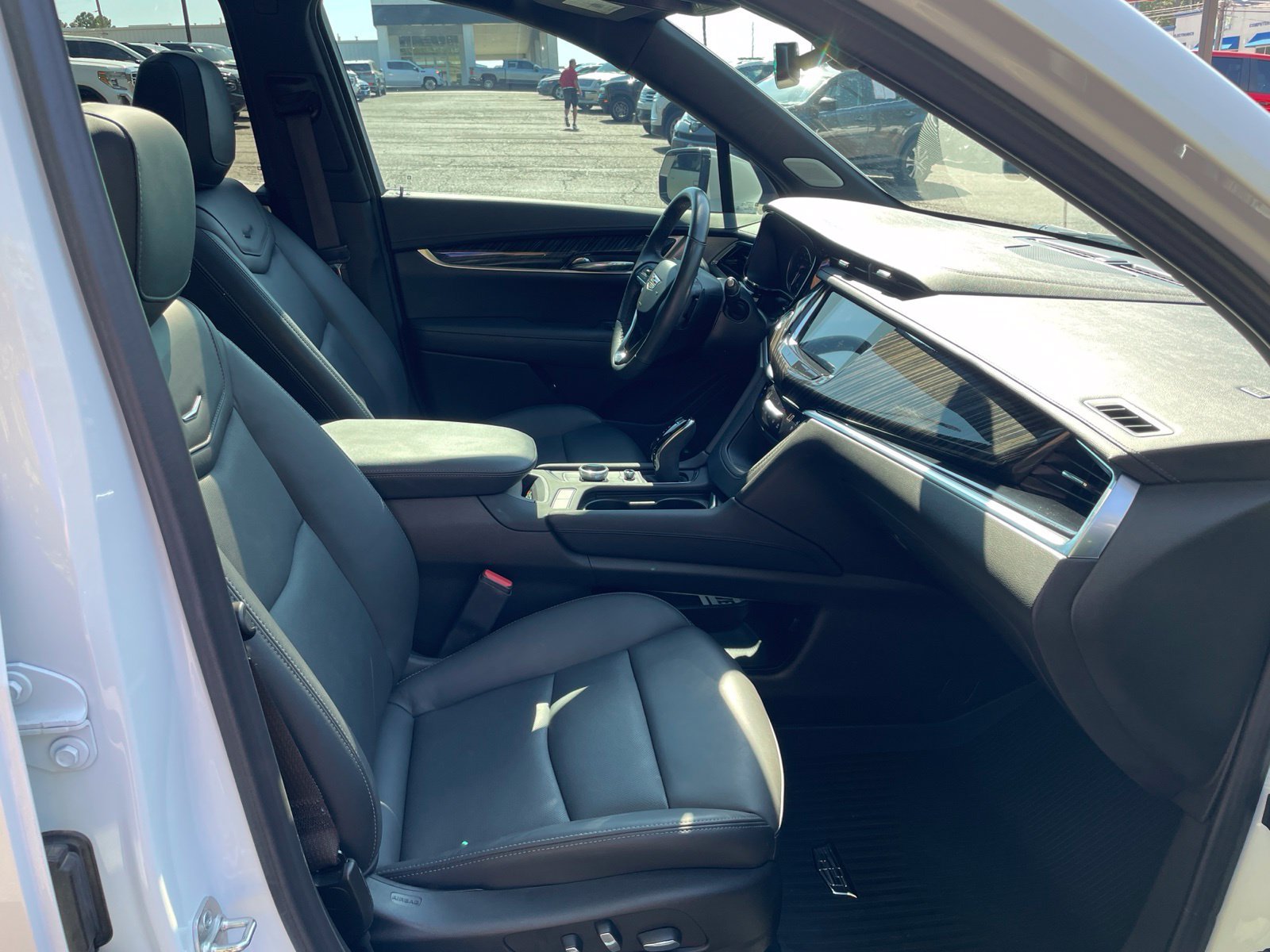 Used 2024 Cadillac XT6 Premium Luxury FWD image 36
