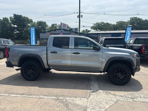 Used 2023 Chevrolet Colorado Trail Boss AWD/4WD image 9