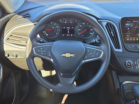 Used 2024 Chevrolet Malibu LT image 19
