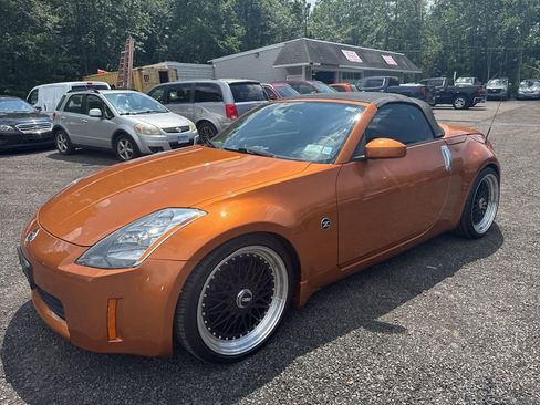 Used 2005 Nissan 350Z Touring RWD image 1